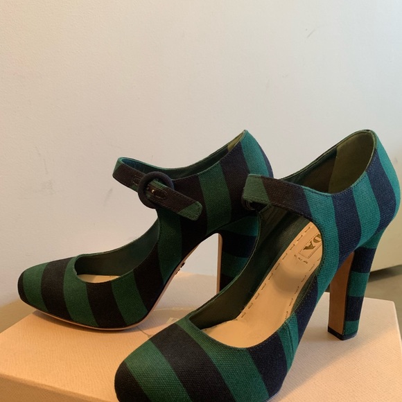Prada Runway Maryjane Pumps 38.5 worn once - Picture 3 of 5